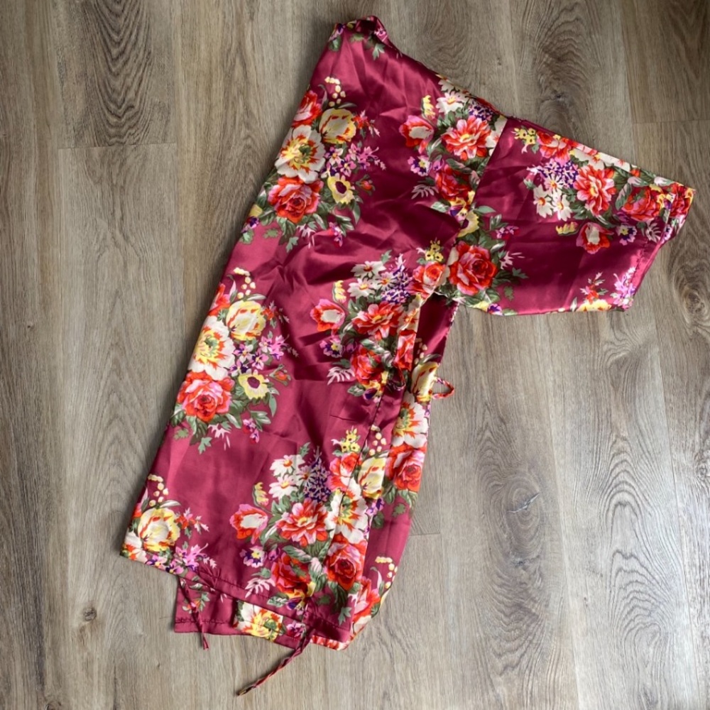Floral Robe - Picture 2 of 2